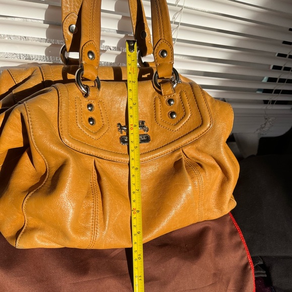 Coach mustard/Camel color handbag.. Leather…used - Picture 2 of 11